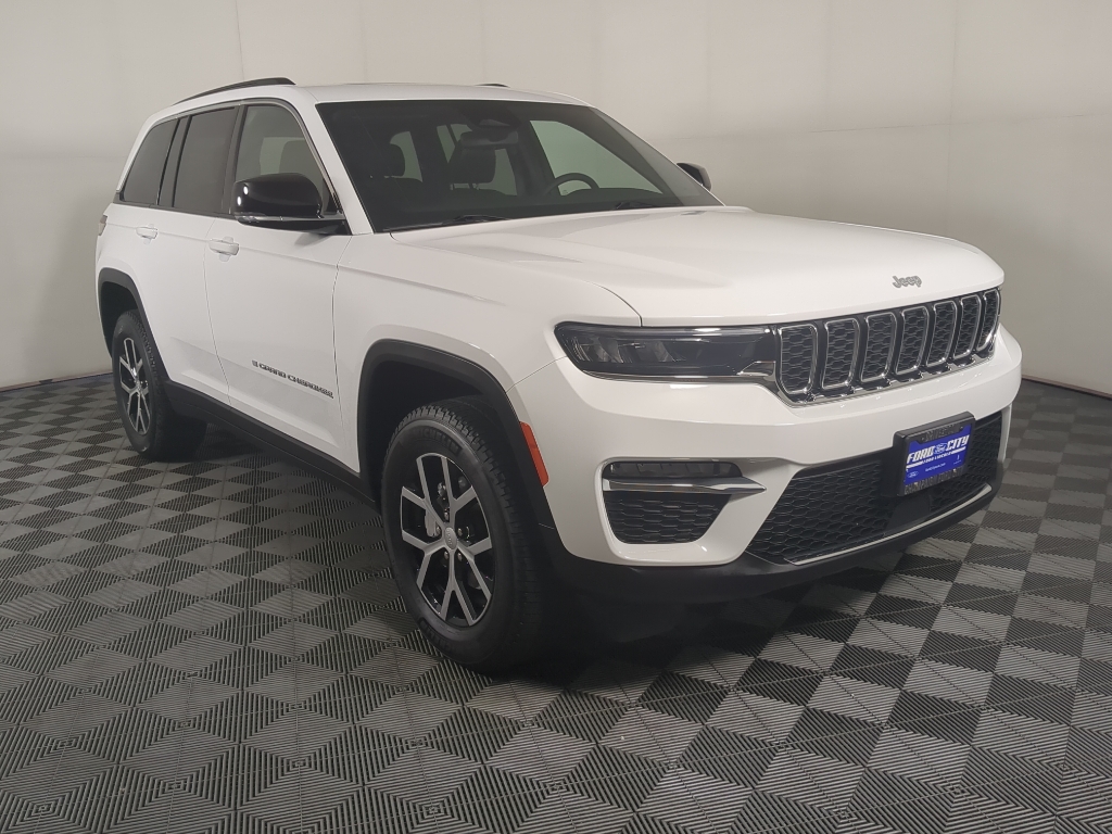 2024 Jeep Grand Cherokee Limited photo 2