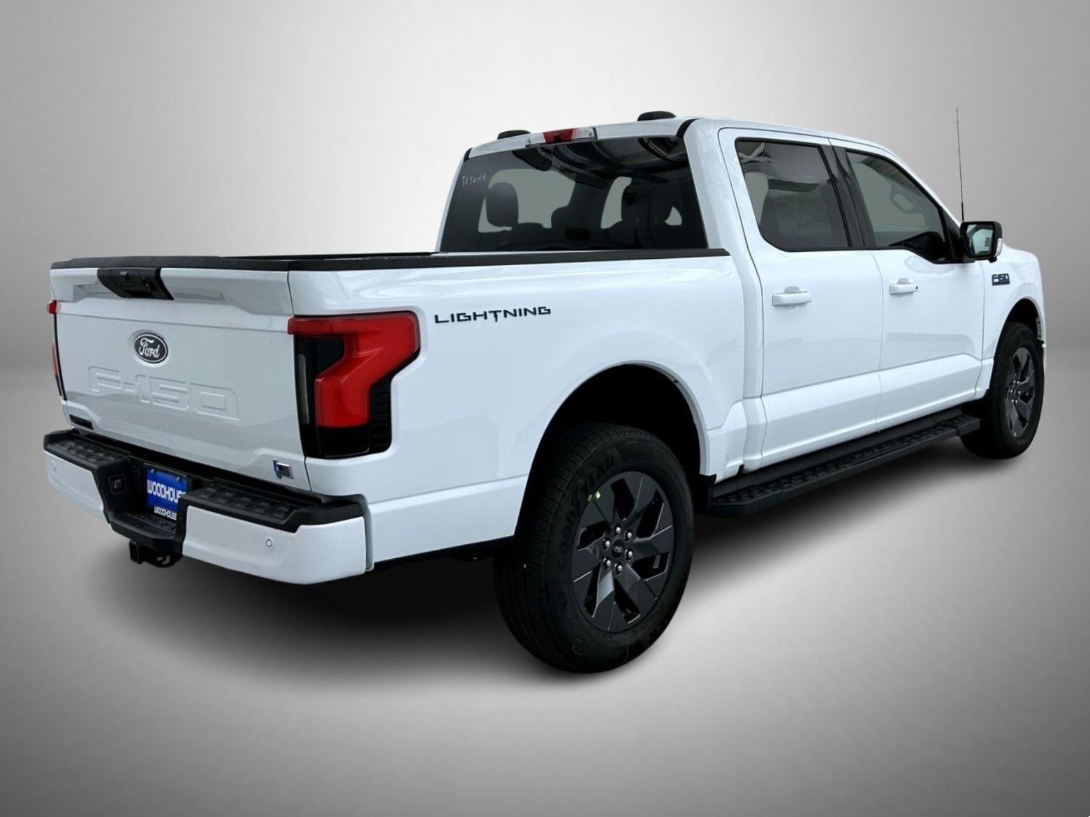 2025 Ford F-150 Lightning photo 2
