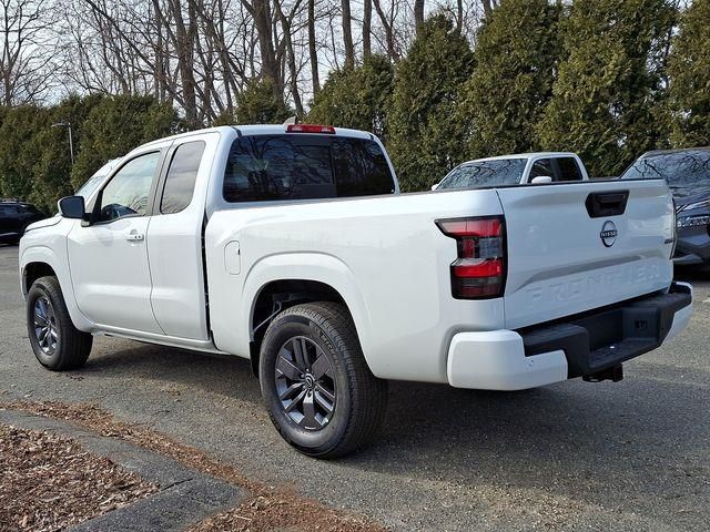 2025 Nissan Frontier SV photo 4