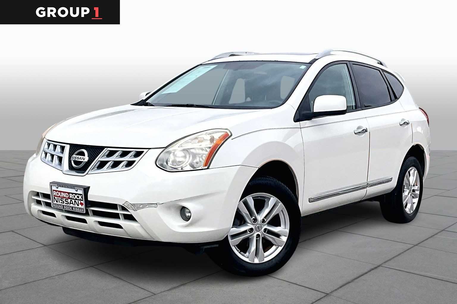 2013 Nissan Rogue SV's photo