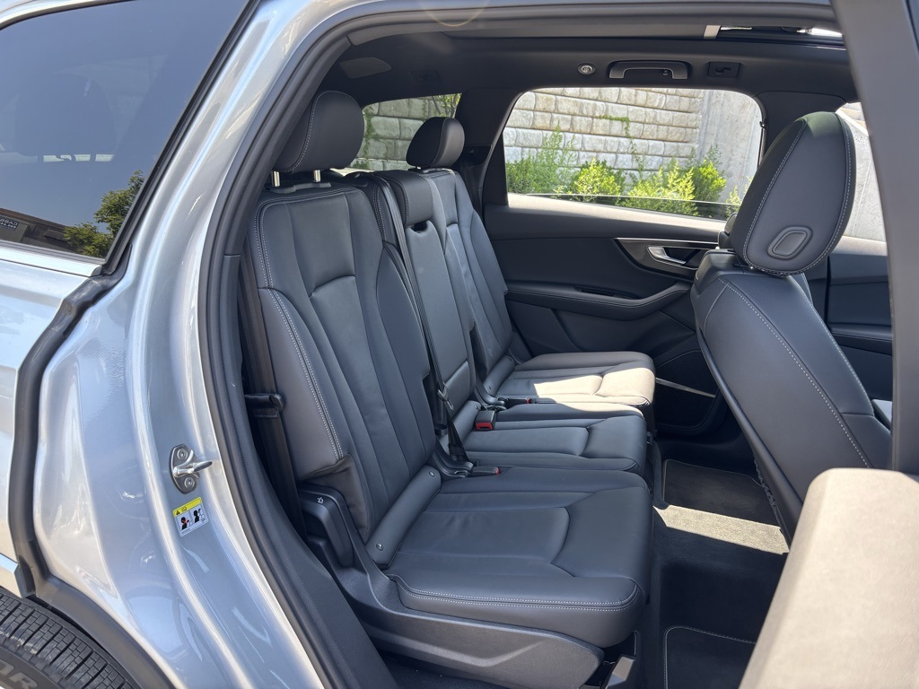 2025 Audi Q7 55 Premium Plus photo 14