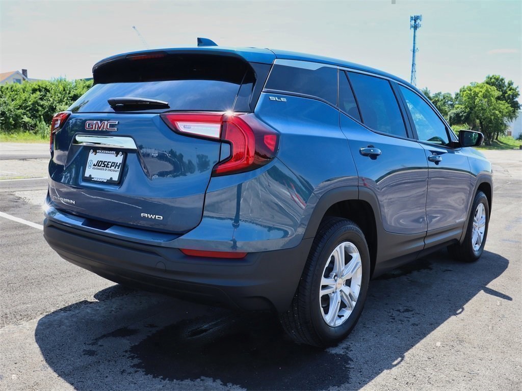 2024 Gmc Terrain SLE photo 4