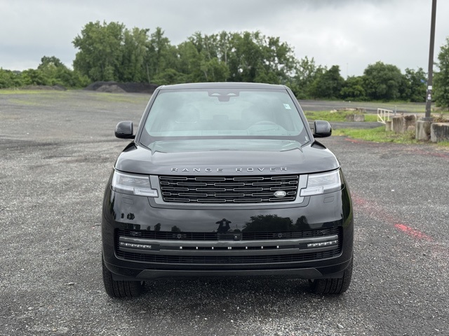 2025 Land Rover Range Rover SE photo 4