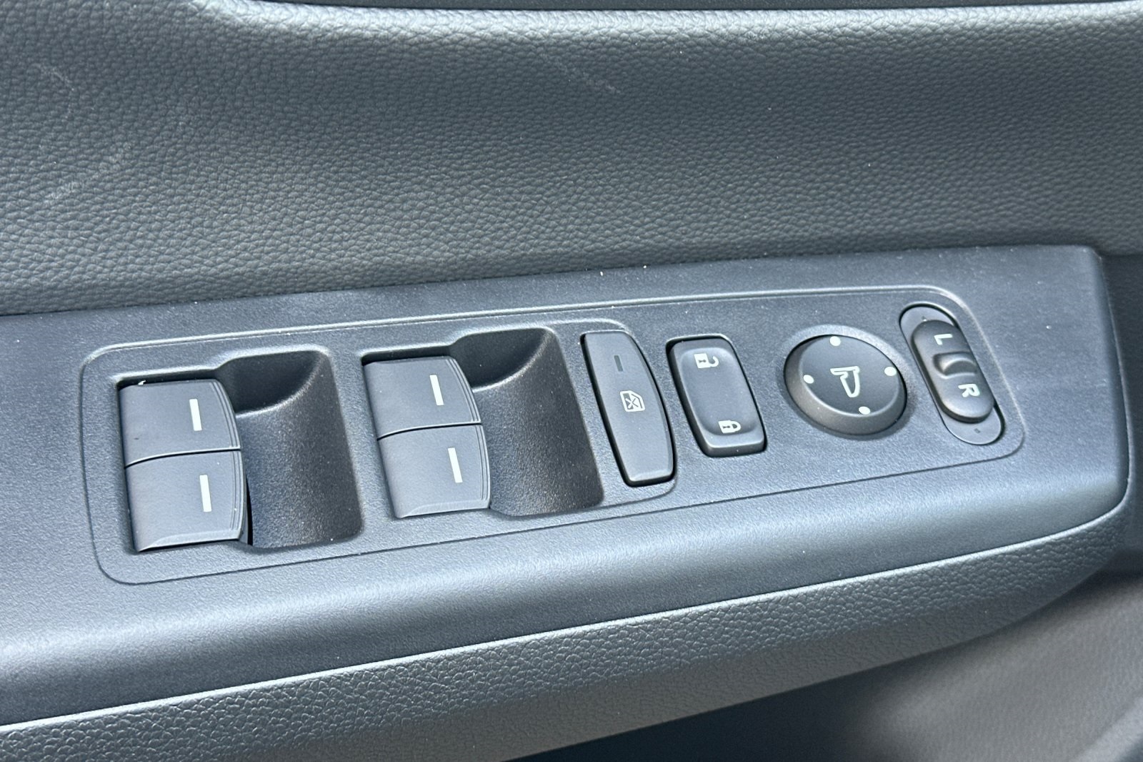 2026 Honda CR-V Hybrid Sport-L photo 34