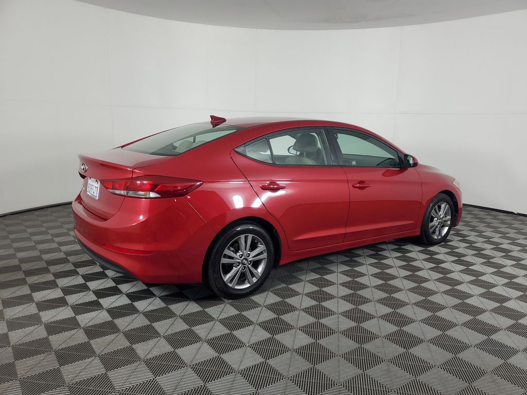 2018 Hyundai Elantra SEL photo 4