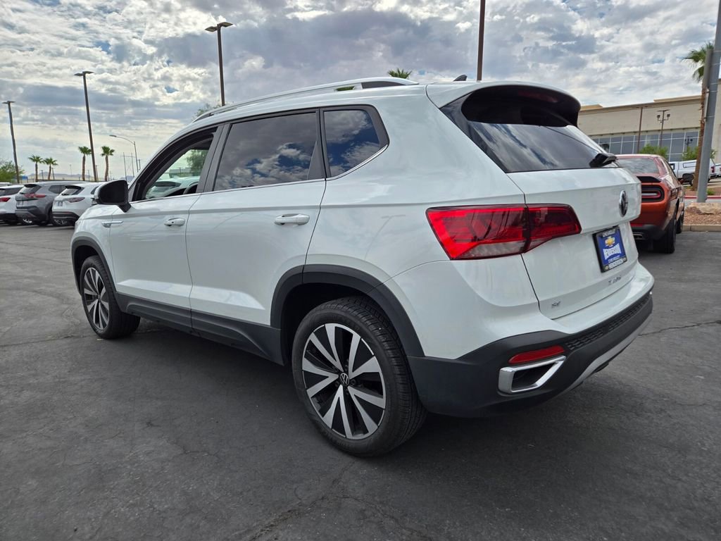 2023 Volkswagen Taos SE photo 4