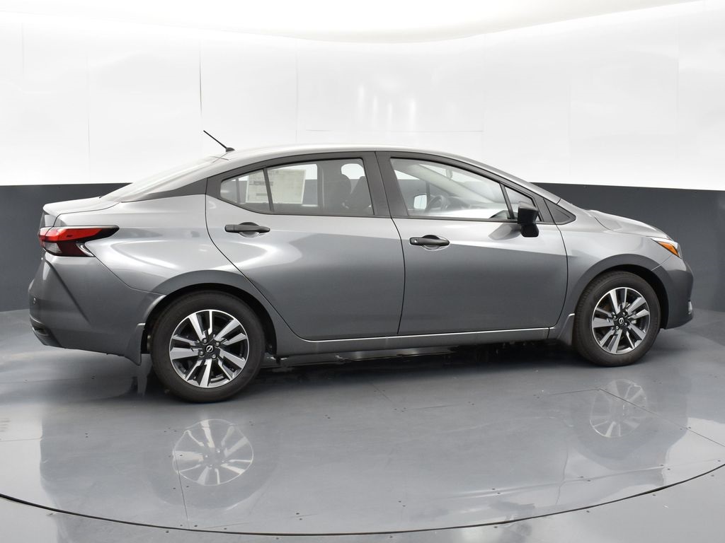 2025 Nissan Versa 1.6 S photo 7