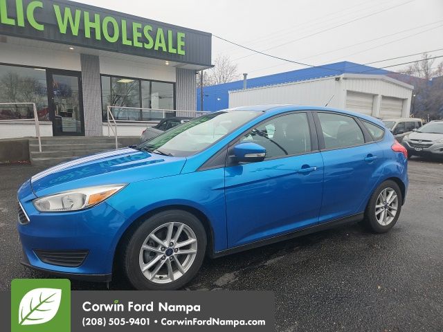 2016 Ford Focus SE's photo