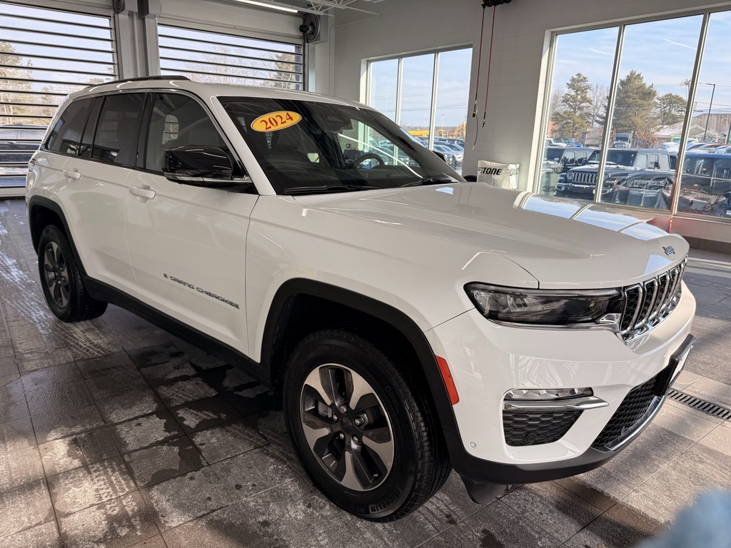 2024 Jeep Grand Cherokee 4xe's photo
