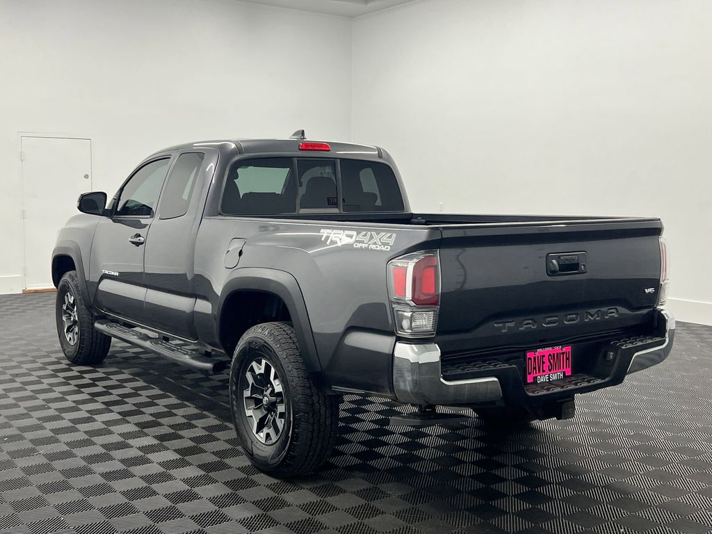 2020 Toyota Tacoma TRD photo 3