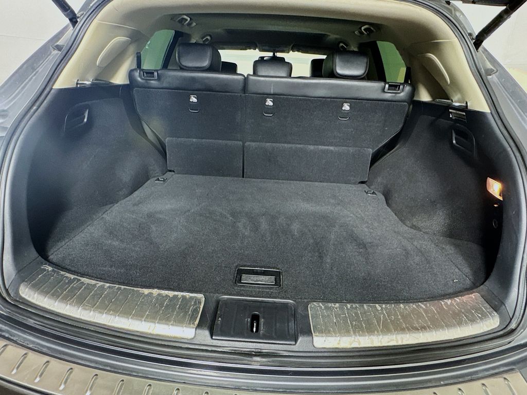 2016 Infiniti QX70 photo 29