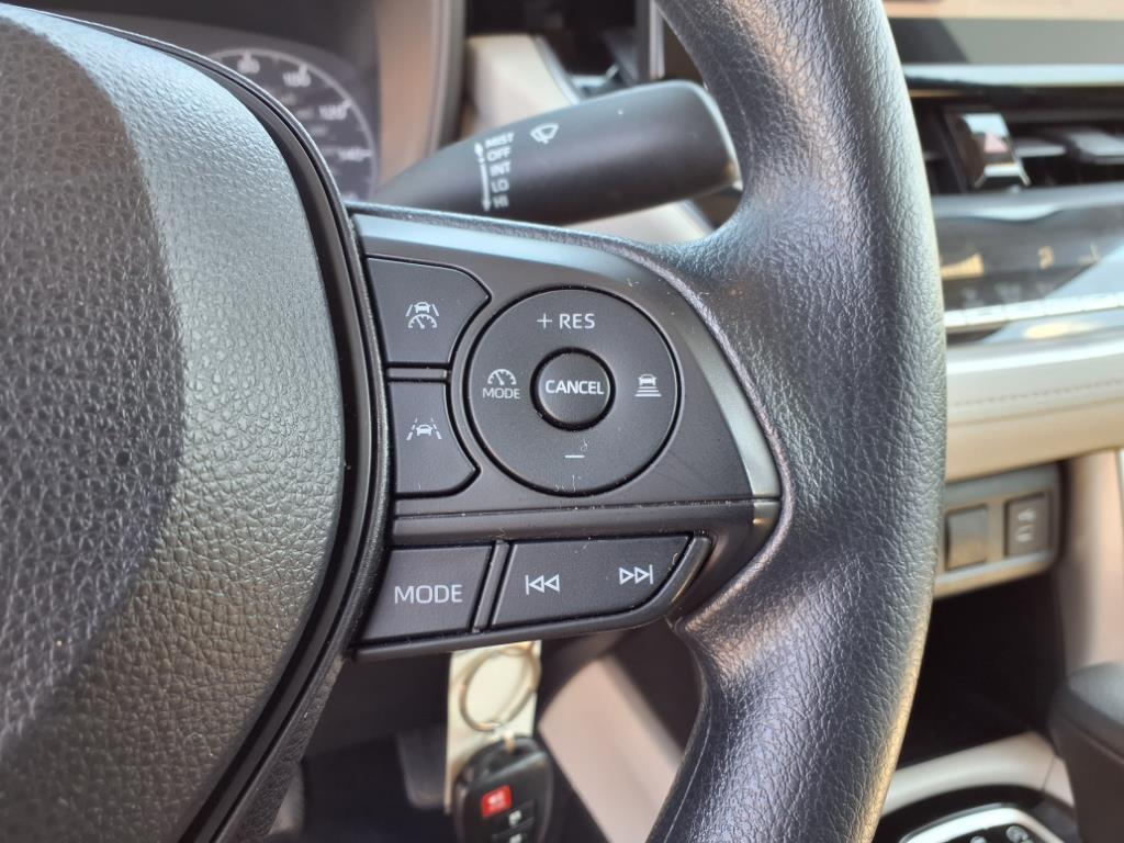 2023 Toyota Corolla Cross L photo 16