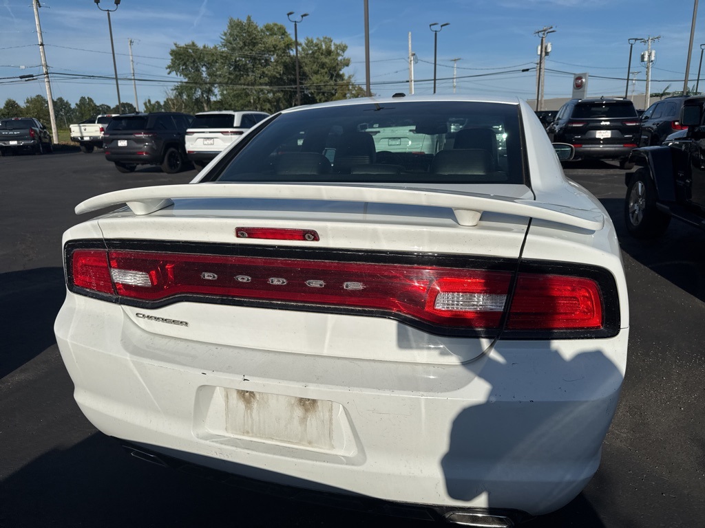 2014 Dodge Charger SXT photo 4