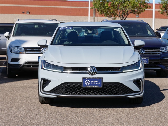 2025 Volkswagen Jetta 1.5T SE photo 2