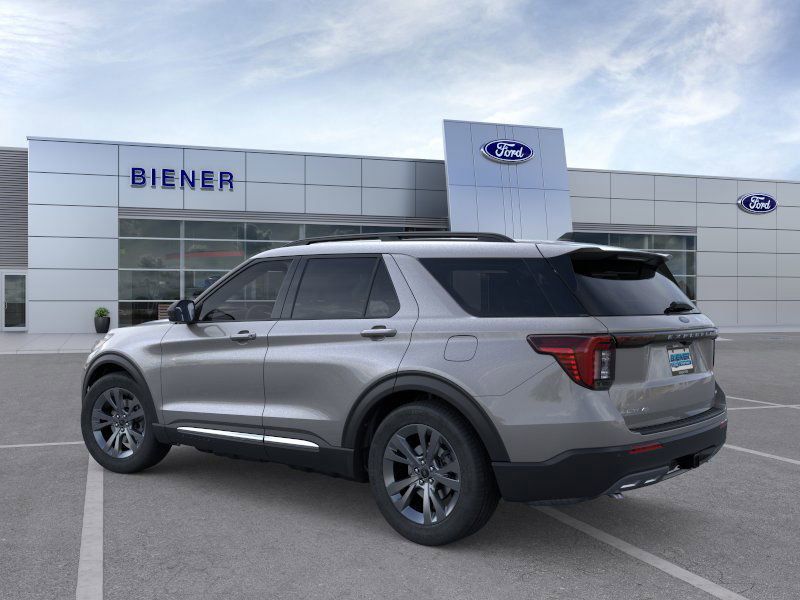 2025 Ford Explorer photo 3