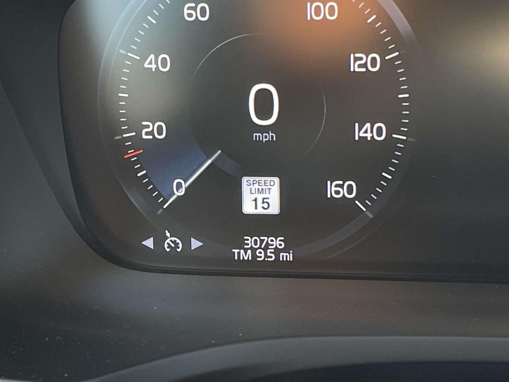 2020 Volvo V60 T5 Momentum photo 13