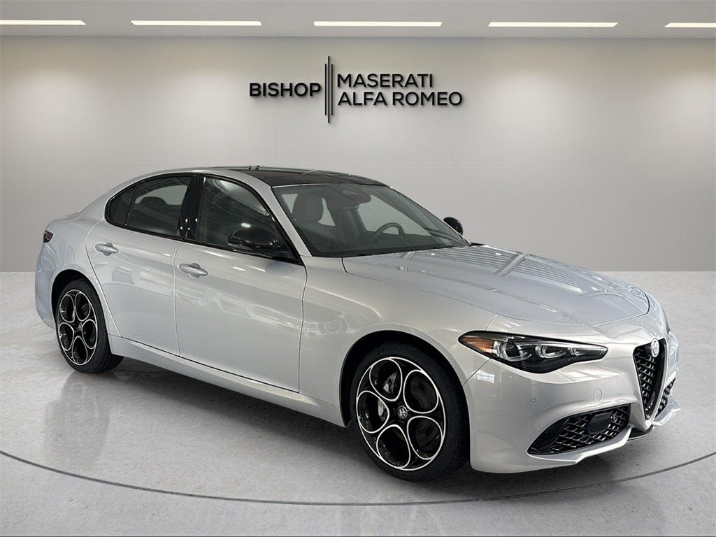 2025 Alfa Romeo Giulia Base's photo
