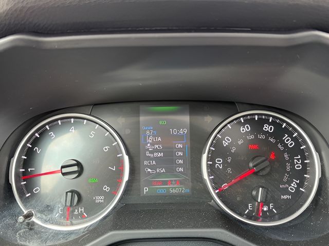 2021 Toyota RAV4 LE photo 11