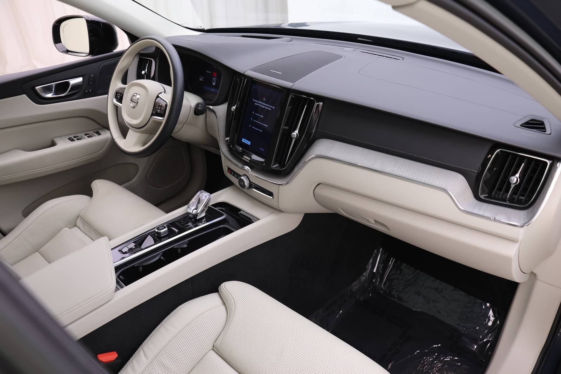 2023 Volvo XC60 B5 Ultimate photo 20
