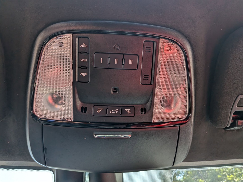 2022 Dodge Durango R/T photo 19