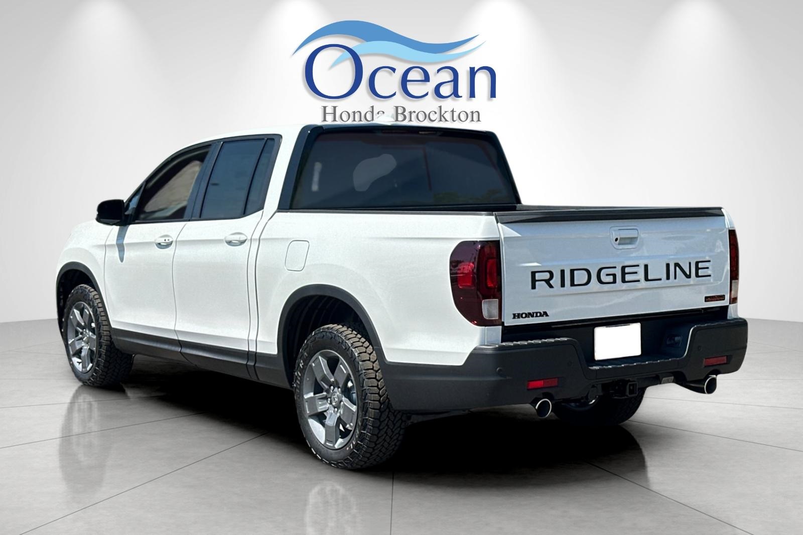 2025 Honda Ridgeline TrailSport photo 2