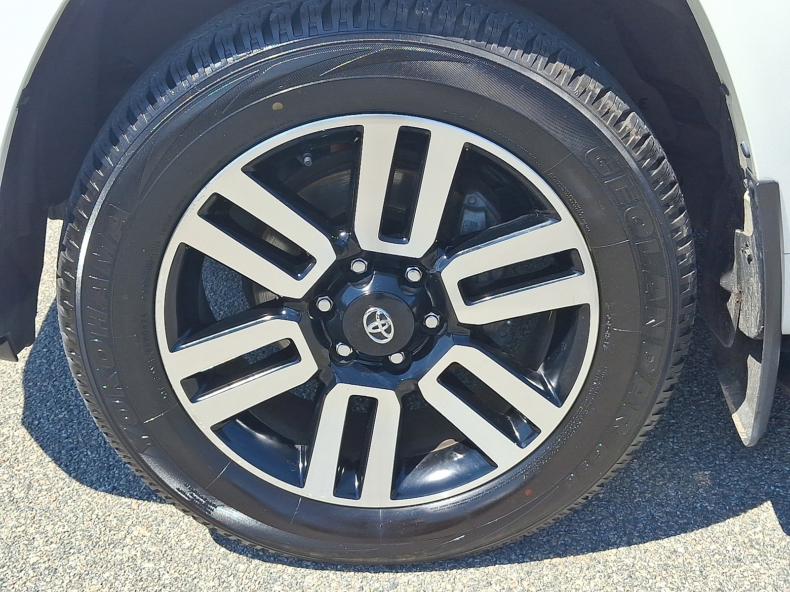2022 Toyota 4Runner Limited photo 9