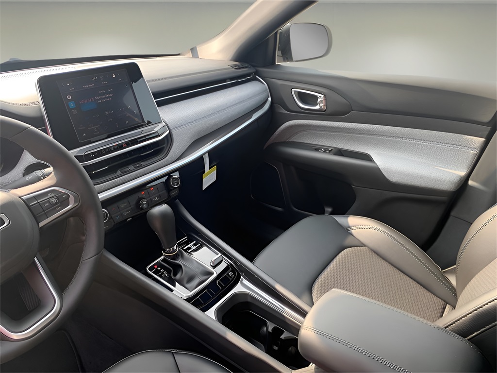 2025 Jeep Compass Latitude photo 24