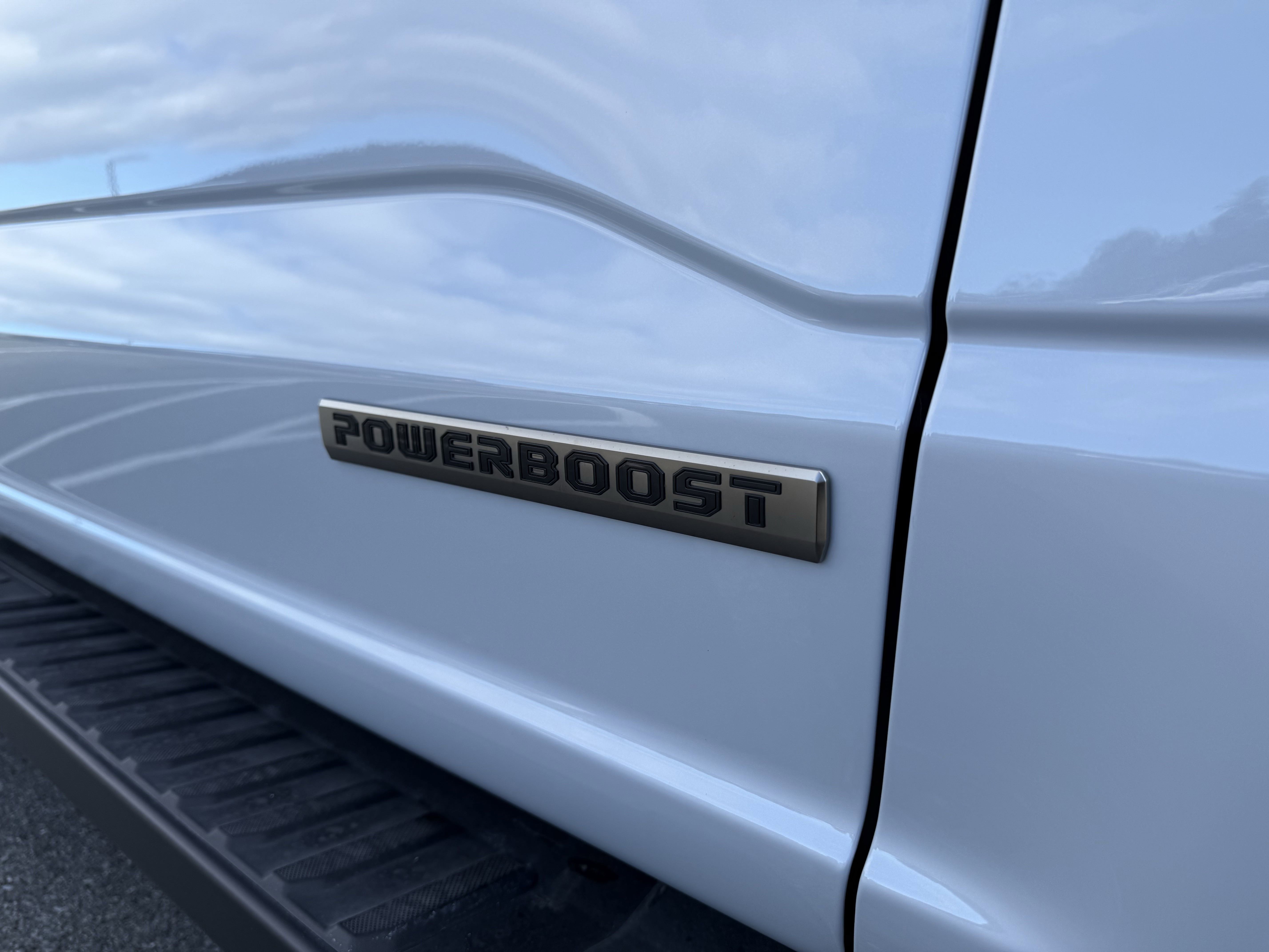 2025 Ford F-150 XLT photo 3