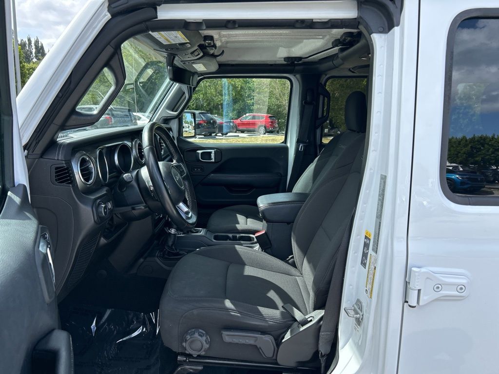 2022 Jeep Wrangler Unlimited Sahara photo 10