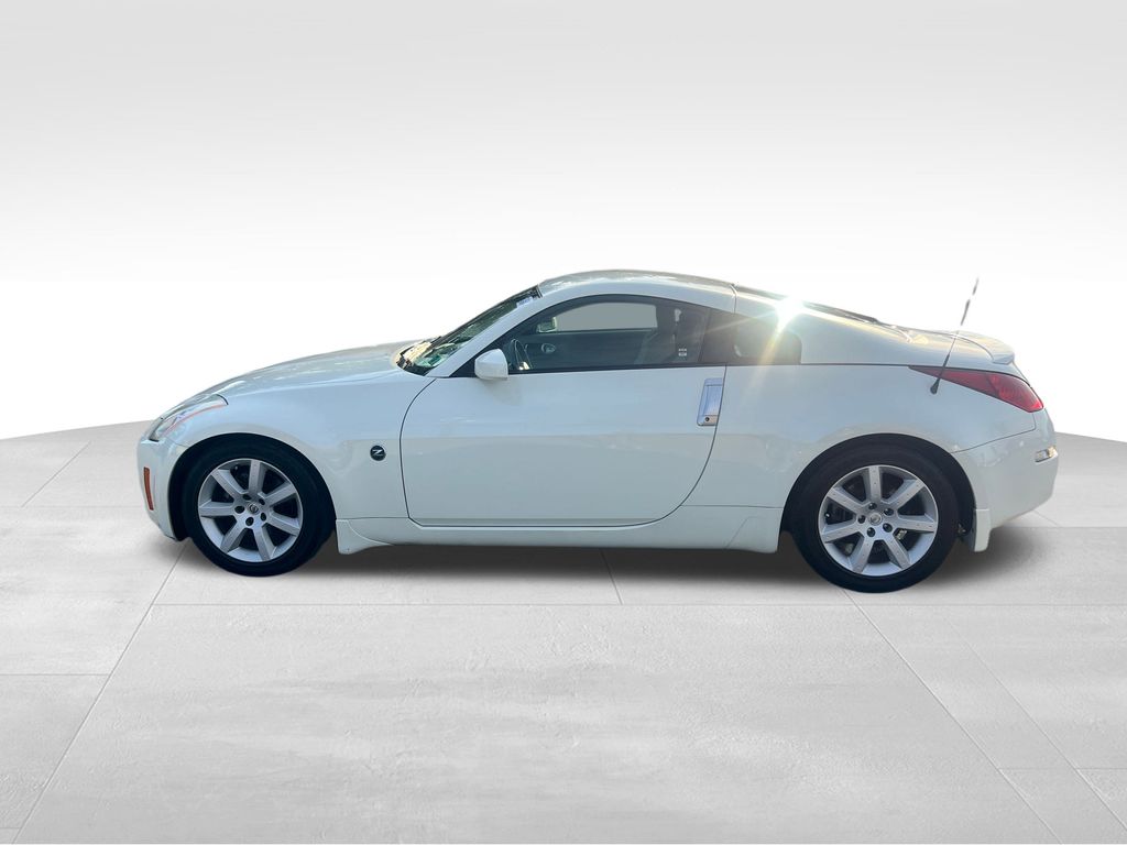 2004 Nissan 350Z Touring photo 2