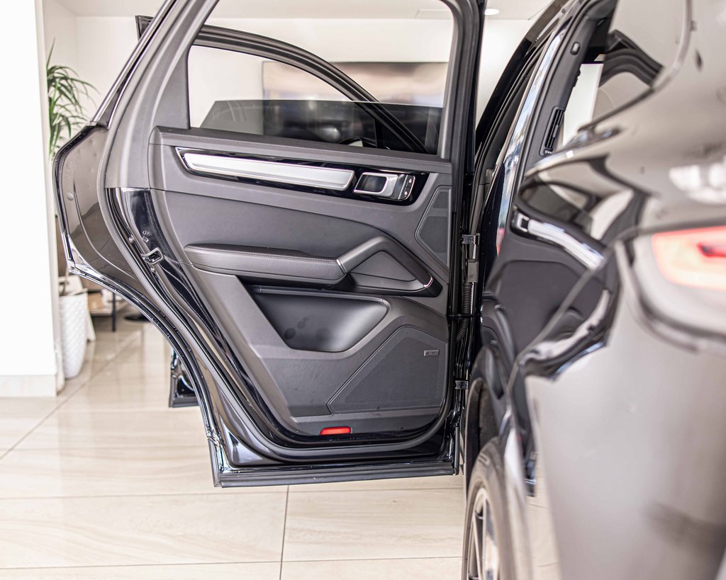 2022 PORSCHE CAYENNE - Image 35