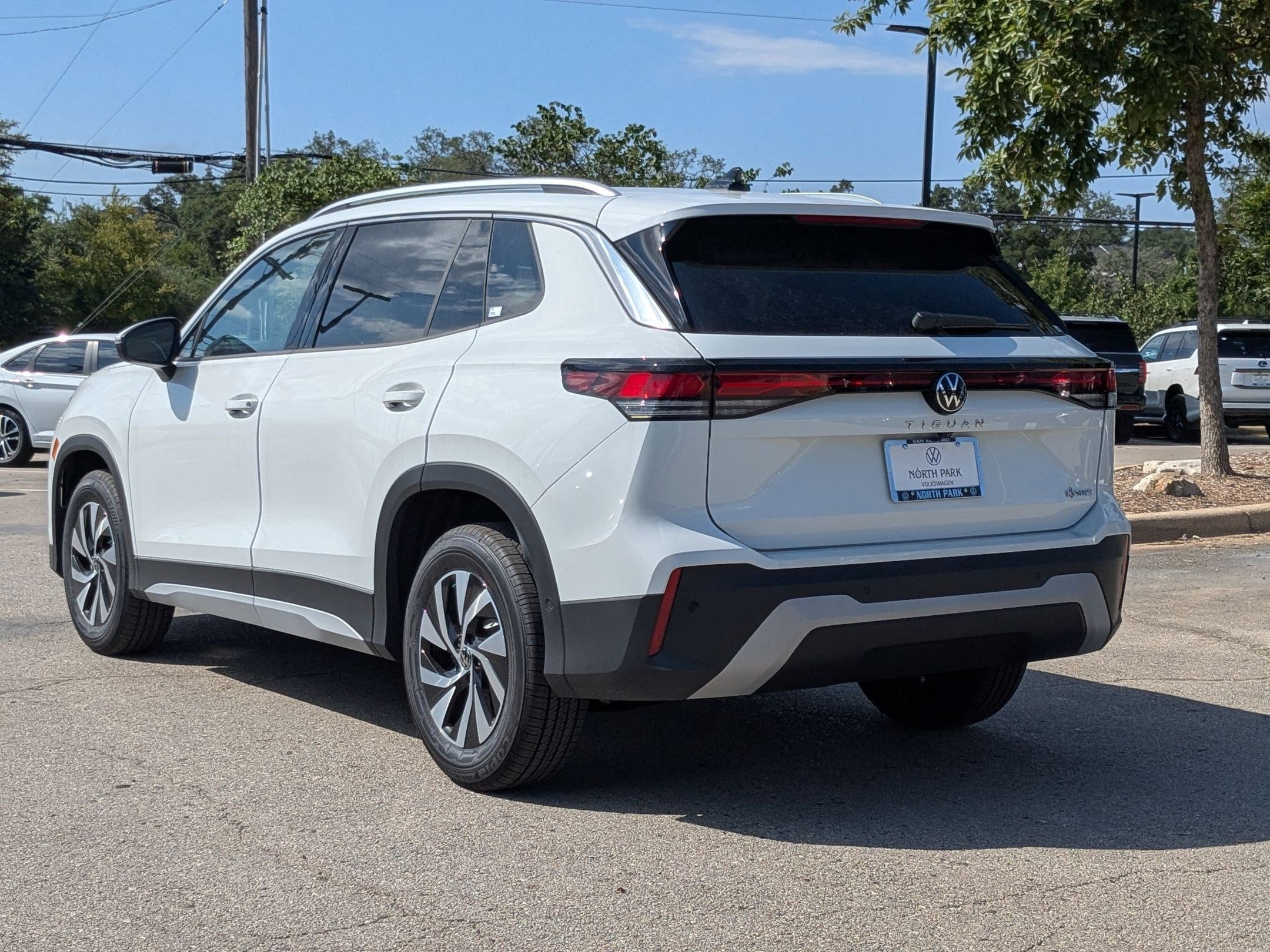 2025 Volkswagen Tiguan S photo 2