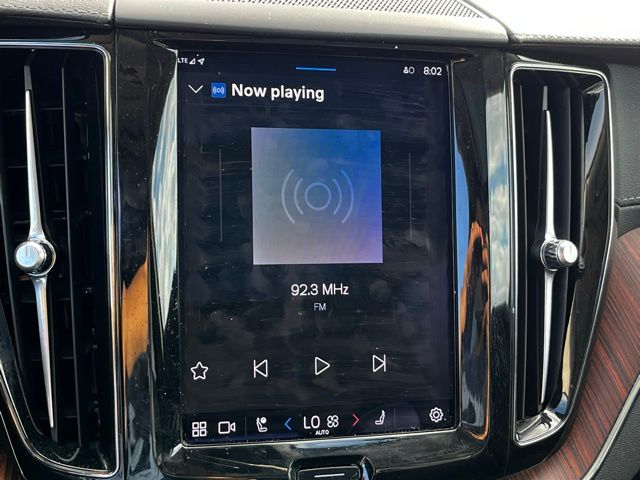 2023 Volvo XC60 Recharge Hybrid Ultimate photo 21