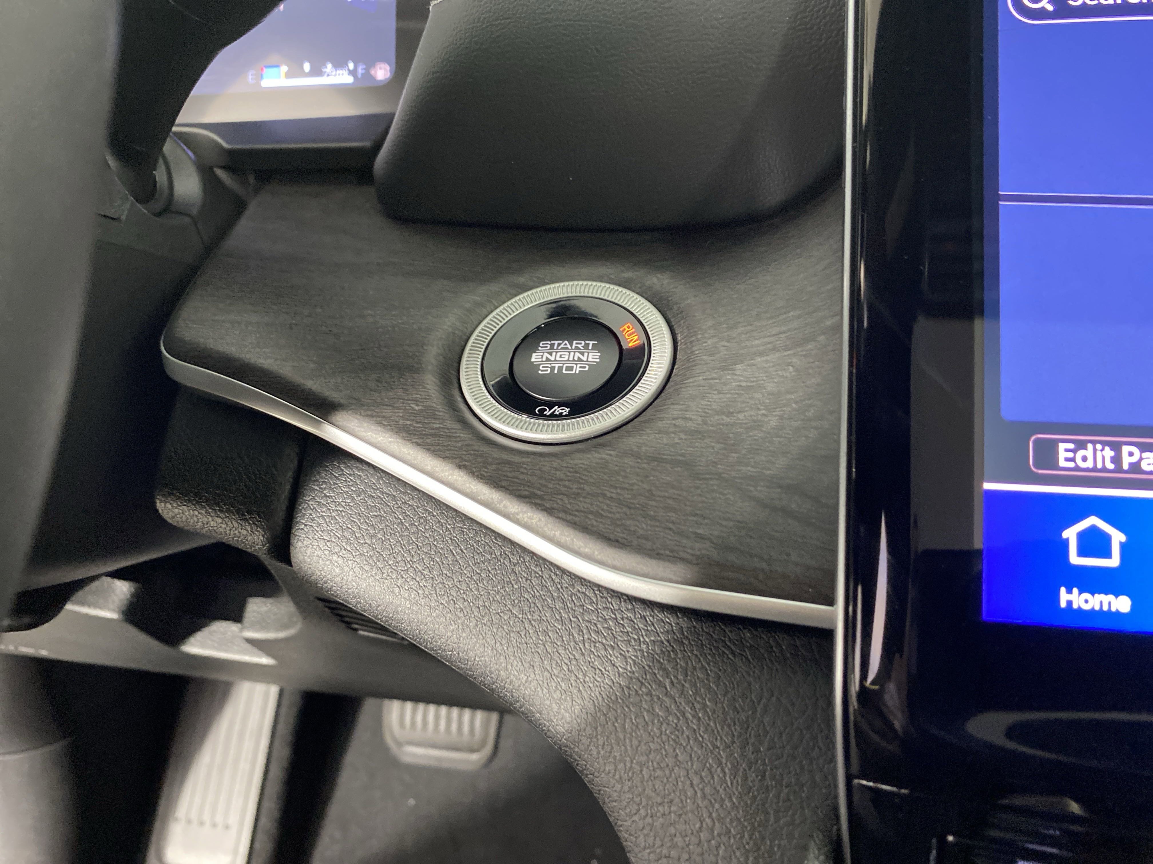 2025 Jeep Grand Cherokee Limited photo 3