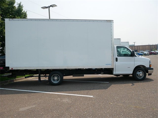 2025 Chevrolet Express Cutaway 3500 photo 5