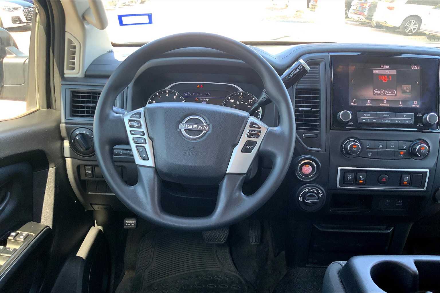2023 Nissan Titan S Crew Cab photo 5