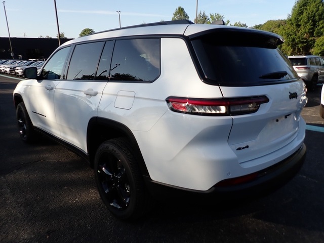 2025 Jeep Grand Cherokee Altitude X photo 2