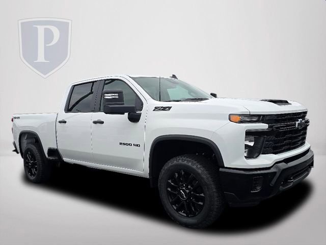 2025 Chevrolet Silverado 2500HD Custom photo 2