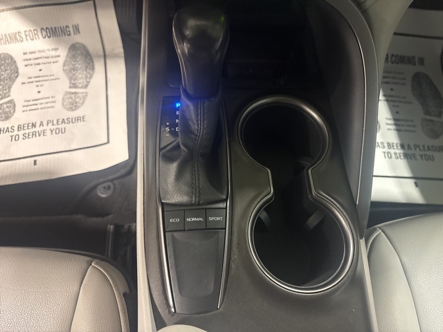 2022 Toyota Camry SE photo 21