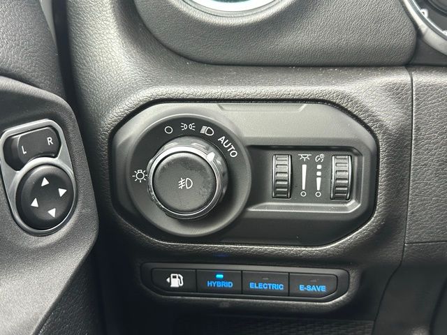 2022 Jeep Wrangler Unlimited Rubicon 4xe photo 16