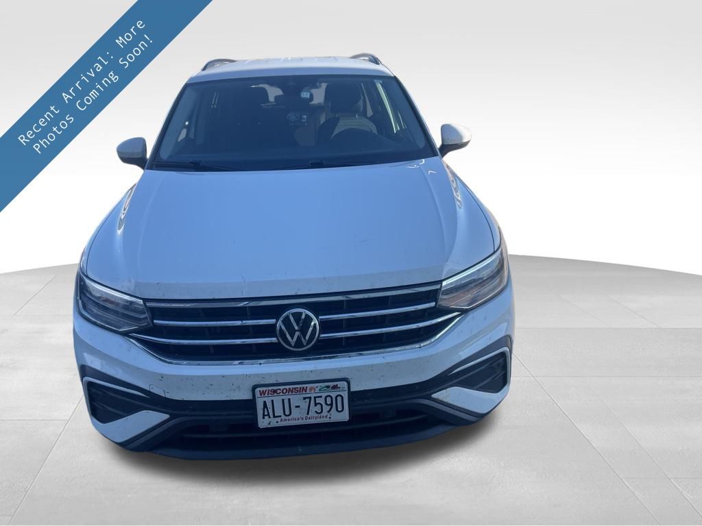 2022 Volkswagen Tiguan S's photo