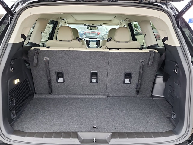 2025 Subaru Ascent Limited photo 3