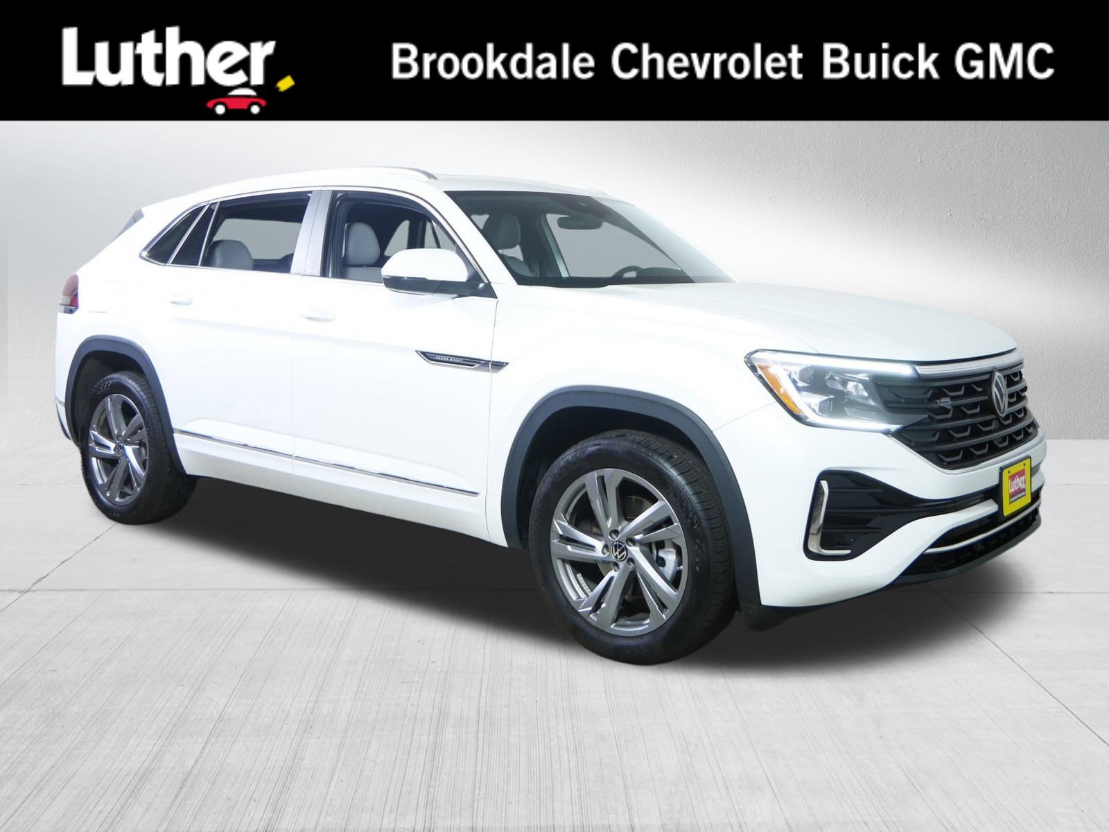 2024 Volkswagen Atlas Cross Sport SEL R-LINE's photo