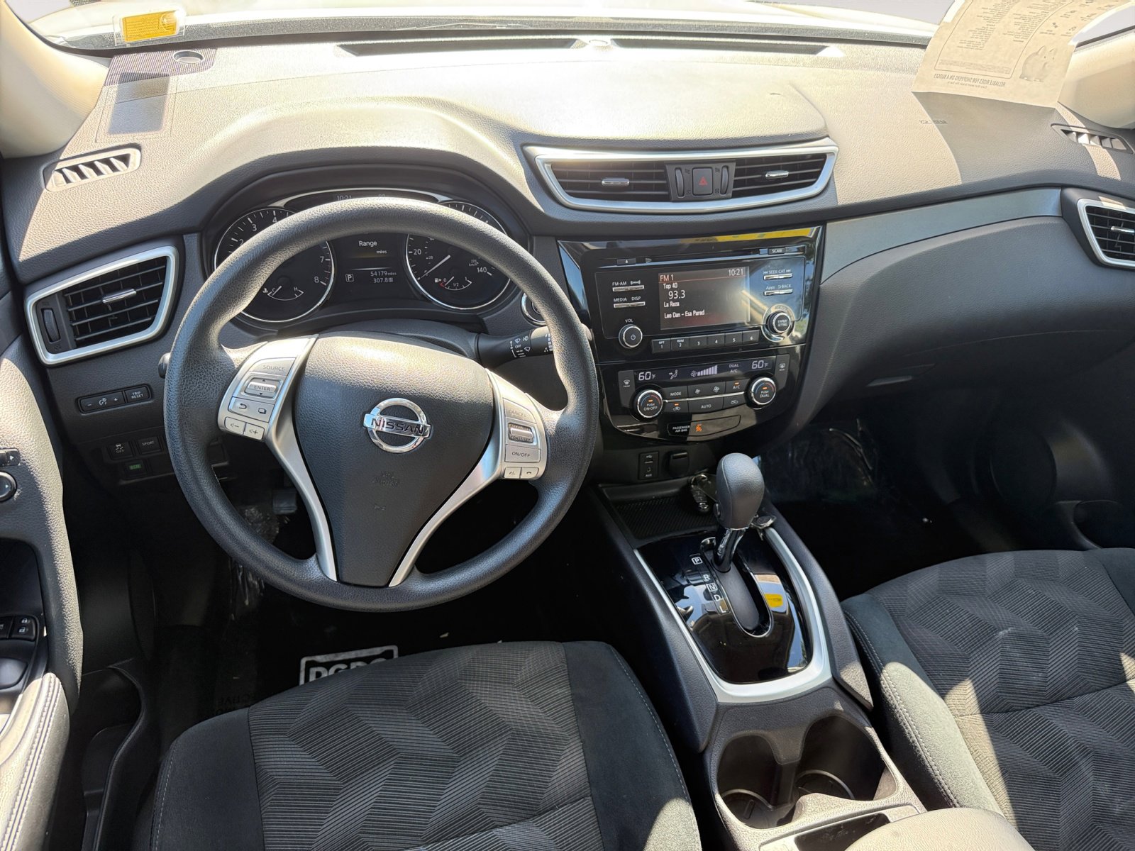 2015 Nissan Rogue SV photo 15