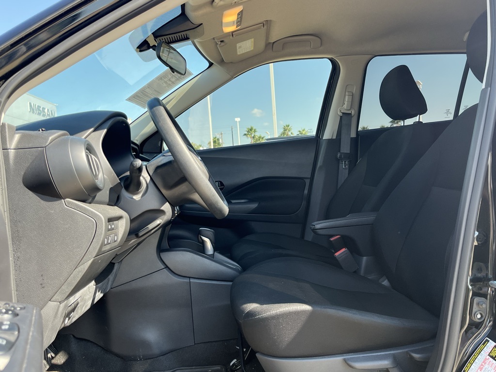 2024 Nissan Kicks S photo 11