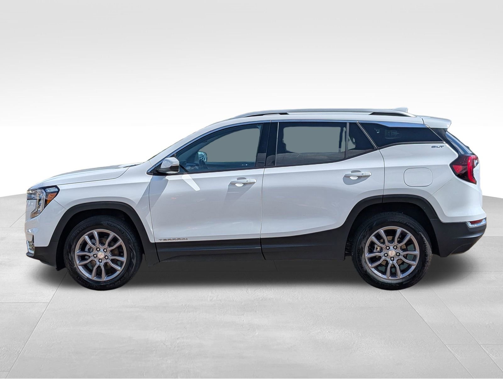 2024 Gmc Terrain SLT photo 2
