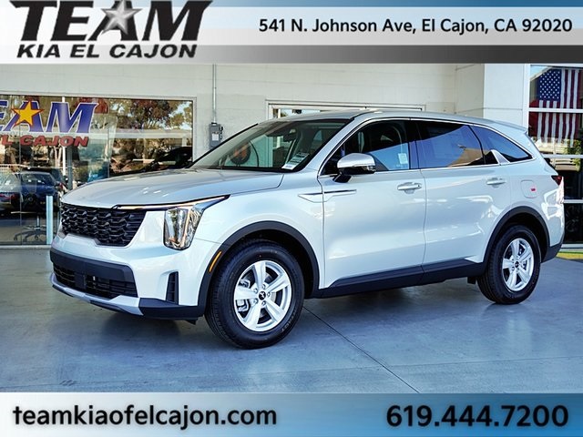 2026 Kia Sorento LX photo 2