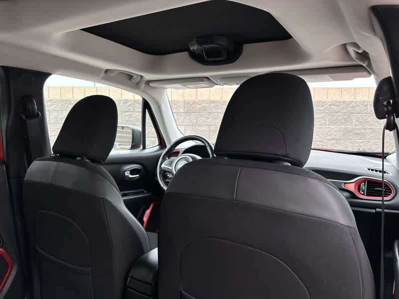 2016 Jeep Renegade Trailhawk photo 14