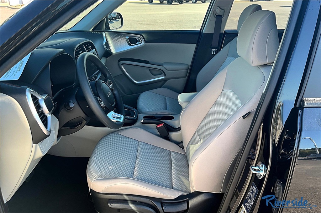2025 Kia Soul LX photo 19