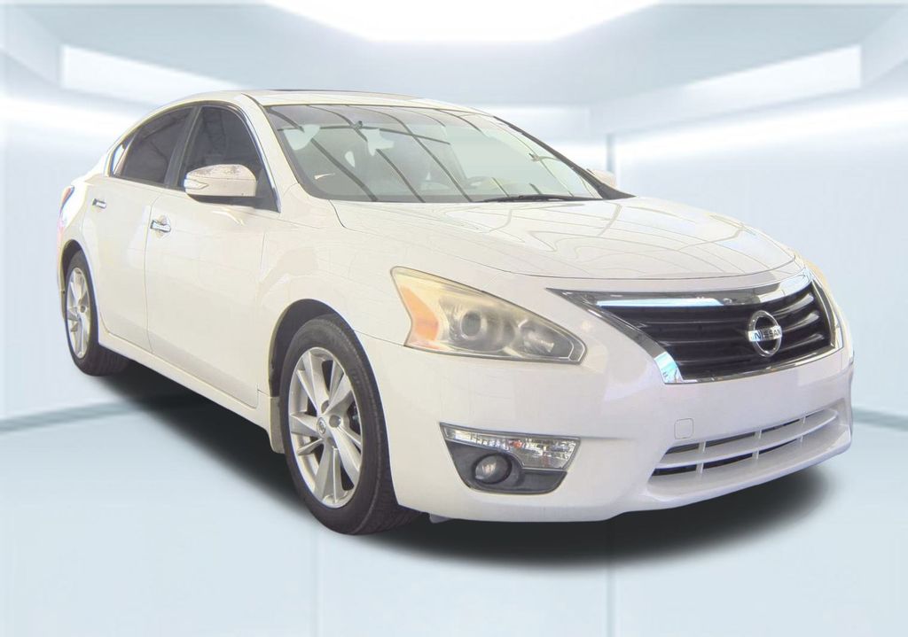 2015 Nissan Altima 2.5 SV photo 2